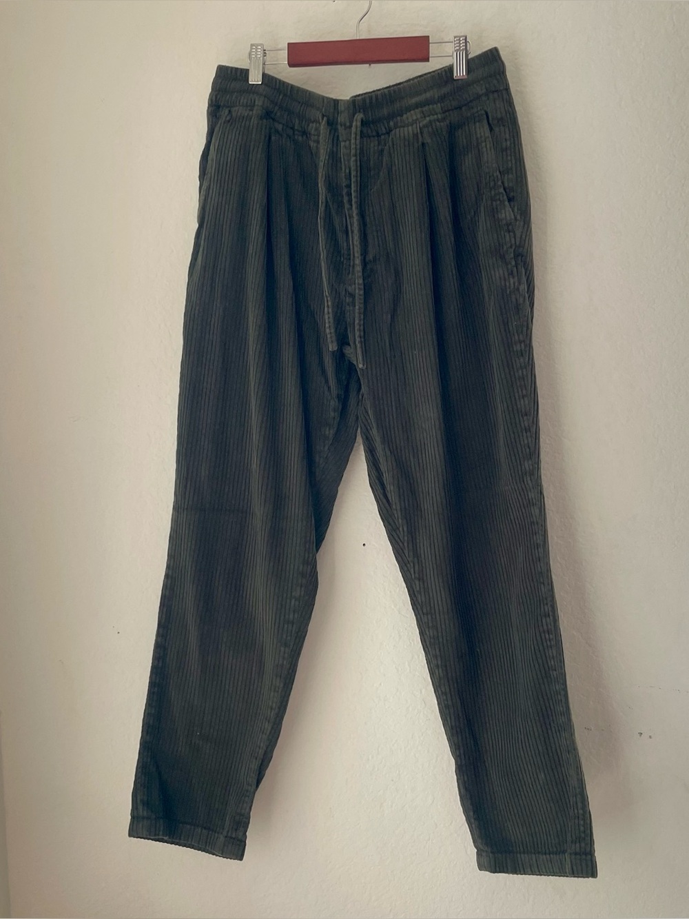 Octobre Éditions Men’s Large Olive Green Corduroy Drawstring Pants